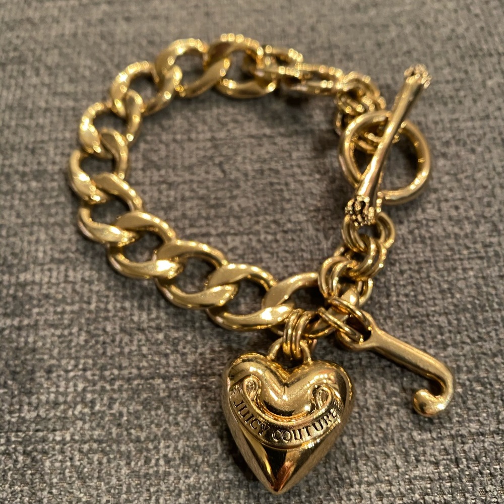 JUICY COUTURE Gold Bracelet w/Charm Heart & "J"